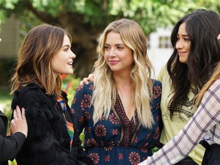 'Pretty Little Liars' Movie In The Works?