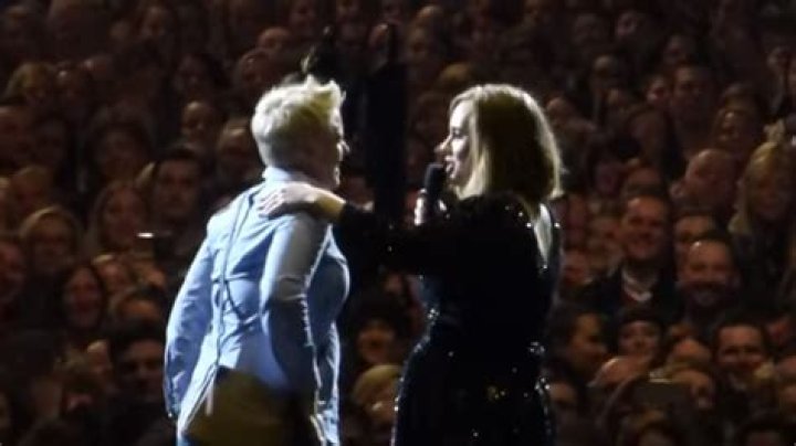 Adele helps fan with leap year proposal on tour