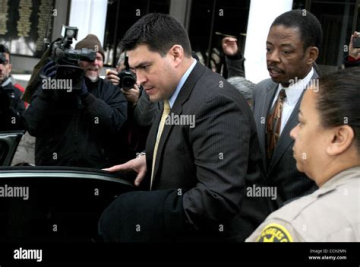 Alberto Alvarez: Dr. Conrad Murray Asked Me To Remove Drug Vials Alberto Alvarez: Dr. Conrad Murray Asked Me To Remove Drug Vials