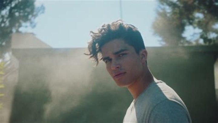 Alex Aiono releases music video for 'Does It Feel Like Falling'
