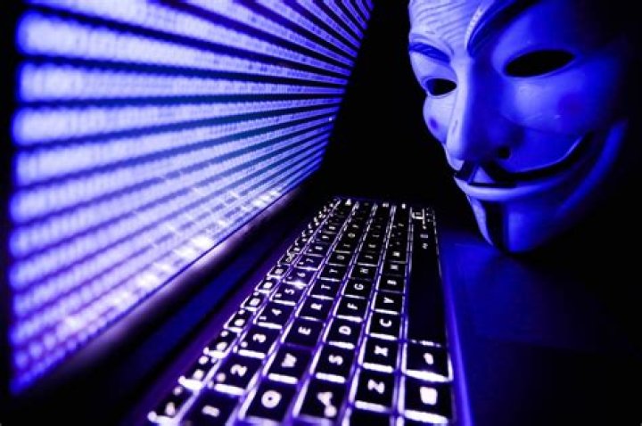 “Anonymous” Hackers Threaten Iggy Azalea: Apologize to Azealia Banks or Sex Tape Will Be Made Public!