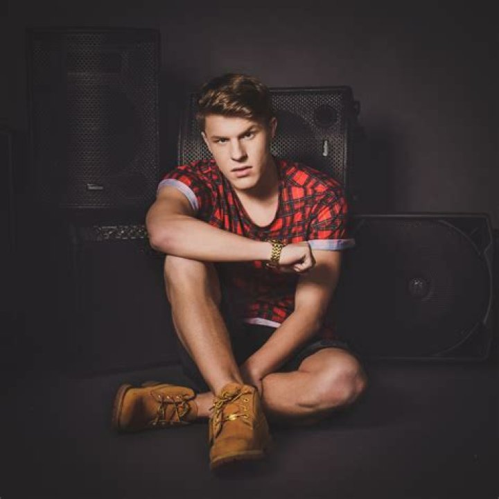 Artist 101: Nathan Grisdale - CelebMix