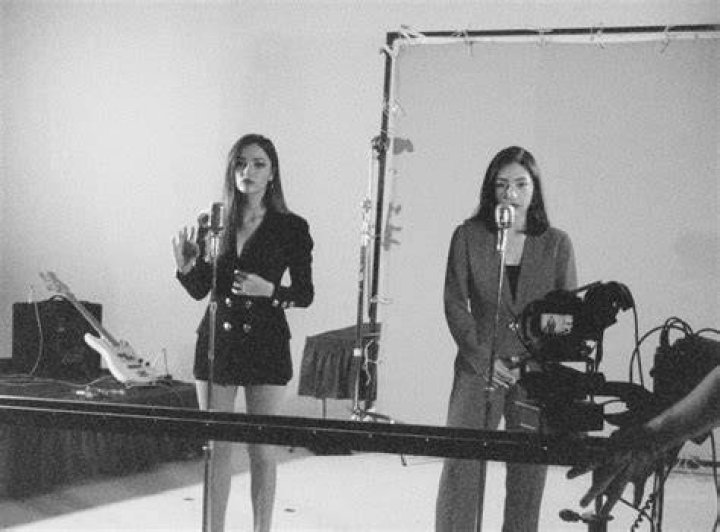 Carly and Martina deliver a sentimental song of young love in “Your Song” -