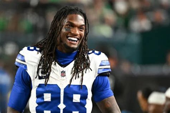 CeeDee Lamb Biography: Net Worth, Wife, Age, News, Instagram, Wikipedia, Hieghts