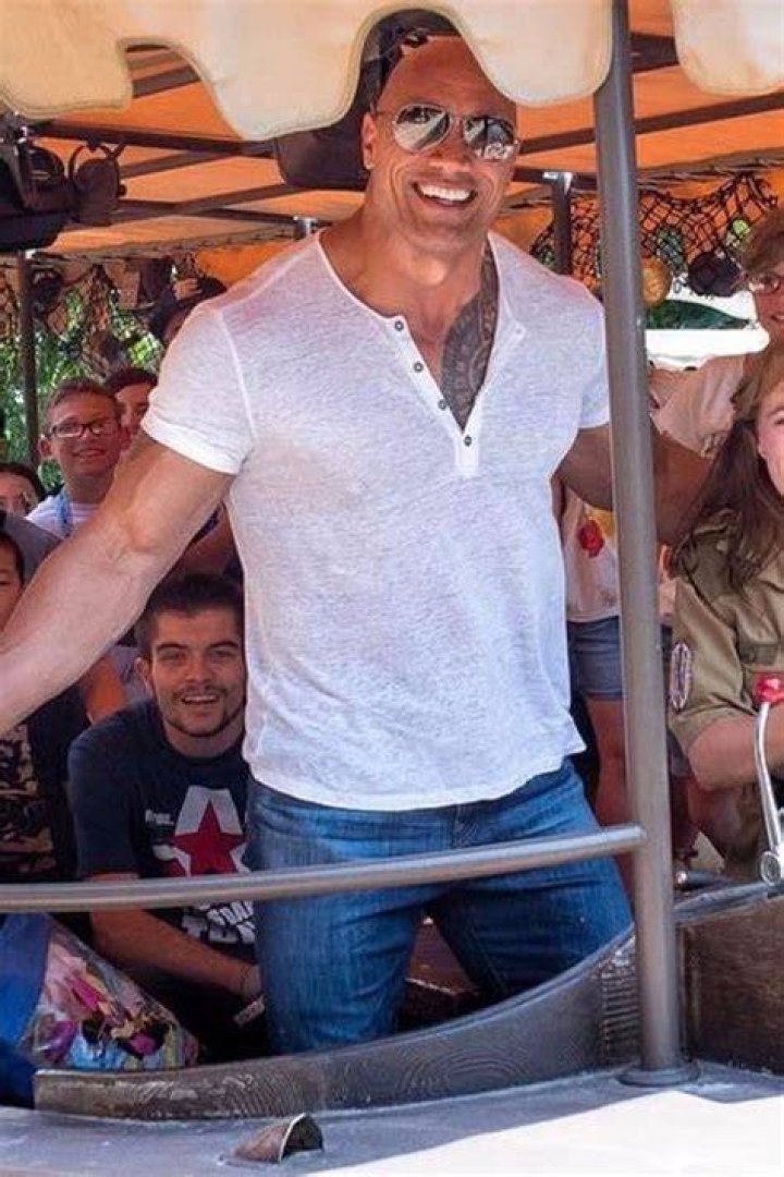 Dwayne Johnson gives Disney World tourists surprise of a lifetime