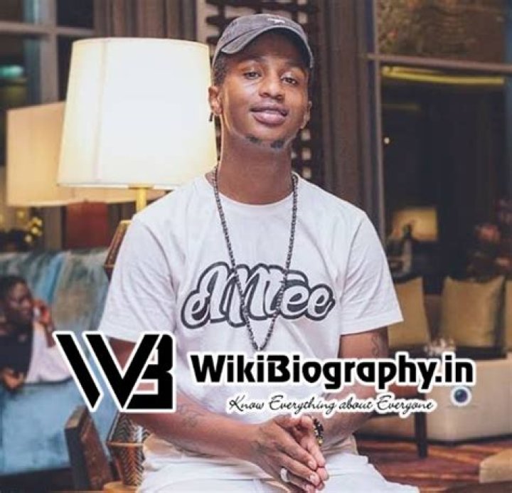 Emtee Biography: Age, Songs, Parents, Net Worth, Girlfriend, Real Name, Wiki, Albums