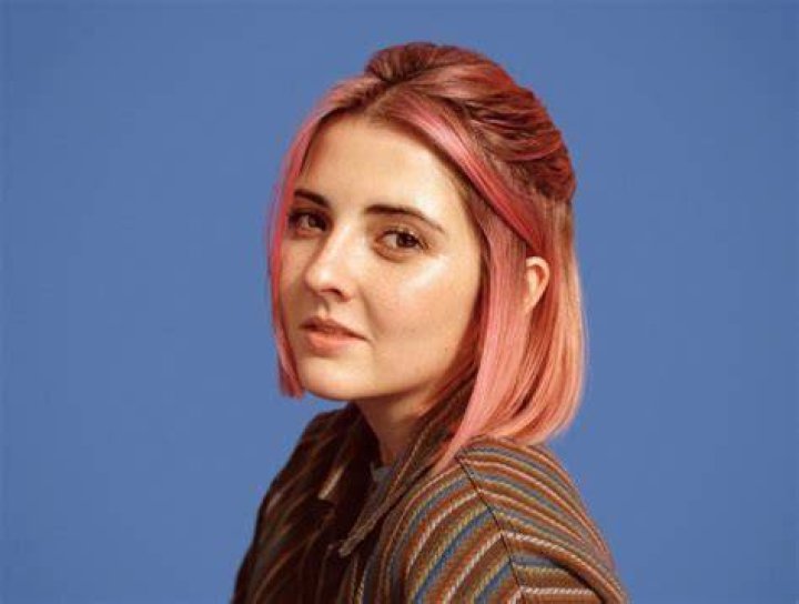 EXCLUSIVE: Emily Burns talks songwriting, 'Hello' and life on the road