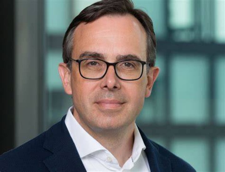 Fame | Achim Berg net worth and salary income estimation Apr, 2024