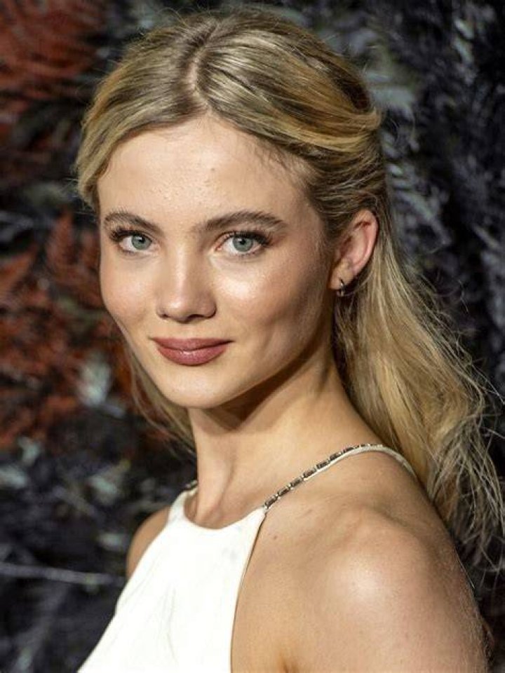 Fame | Freya Allan net worth and salary income estimation Apr, 2024
