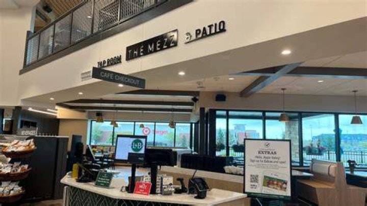 Fame | Lunds & Byerlys net worth and salary income estimation Apr, 2024
