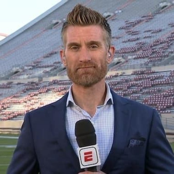Fame | Marty Smith (reporter) net worth and salary income estimation Jan, 2024