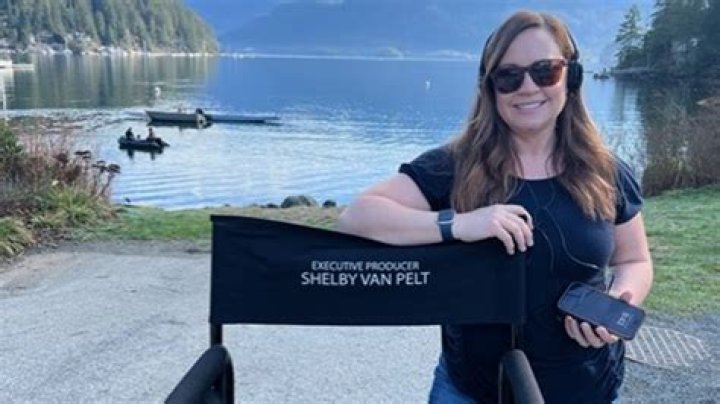 Fame | Shelby Van Pelt net worth and salary income estimation Apr, 2024
