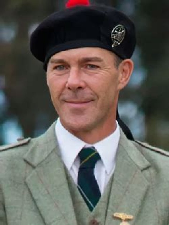 Fame | Simon Abney-Hastings, 15th Earl of Loudoun net worth and salary income estimation Apr, 2024