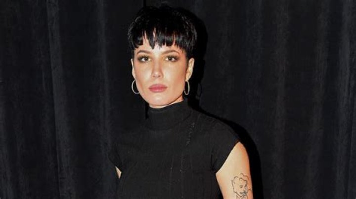 Halsey Talks About Being Labeled “Tri-Bi”: “I f*cking hate it”