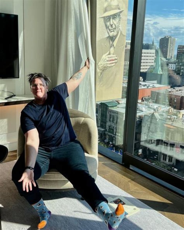 Hannah Gadsby Biography: Wife, Net Worth, Age, Children, Parents, Movies, TV Shows, Pronouns
