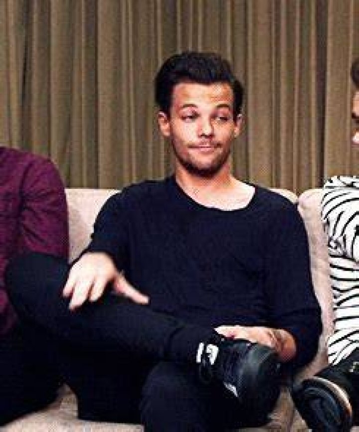 How Louis Tomlinson Provided Home and Light for One Direction Fans #ProjectHomeLouisDay
