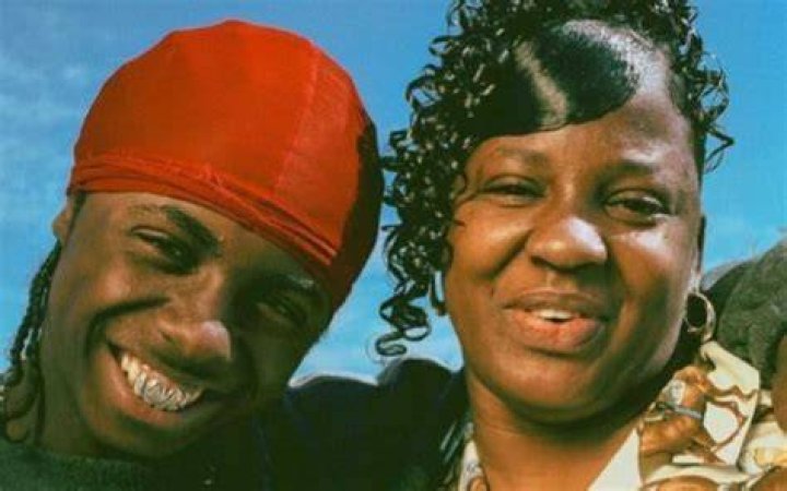 Jacida Carter, Lil Wayne's Mother, Speaks Out On His "Death, Sizzurp Overdose, Critical Condition, and TMZ" Jacida Carter, Lil Wayne's Mother, Speaks Out On His "Death, Sizzurp Overdose, Critical Condition, and TMZ"
