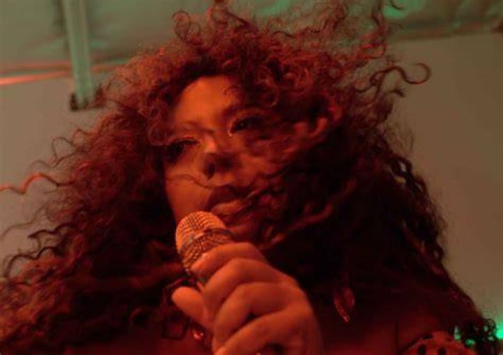 Jen Awad Shares Deeply Emotive New Single "Moonlight"
