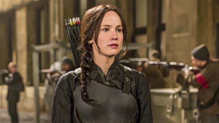 Jennifer Lawrence Still Playing Nice With Kristen Stewart (Video) Jennifer Lawrence Still Playing Nice With Kristen Stewart (Video)