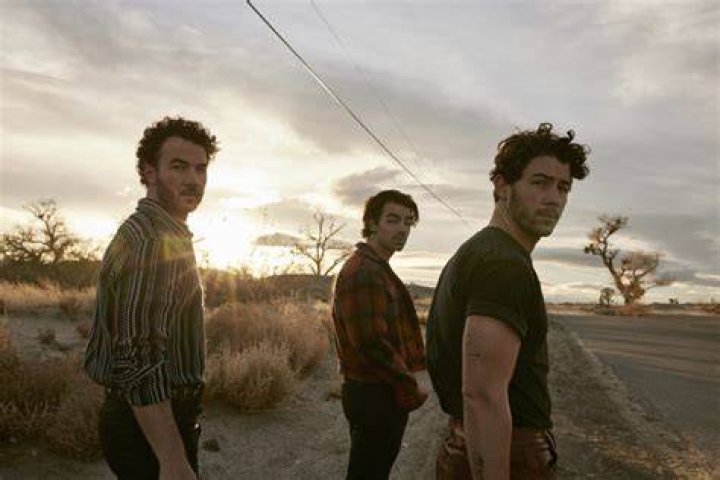 Jonas Brothers are spreading their 'Wings' on new single
