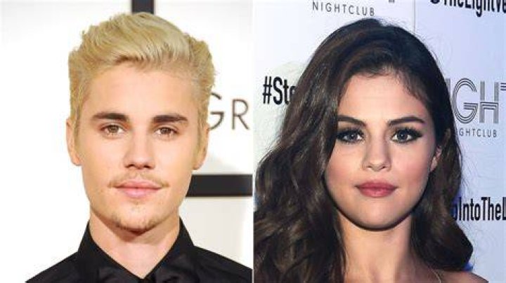 Justin Bieber Posts Sexy Selena Gomez Picture – Says He Loves Her