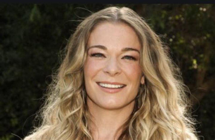 LeAnn Rimes In Newest Campaign: Encourages Women To Embrace Life