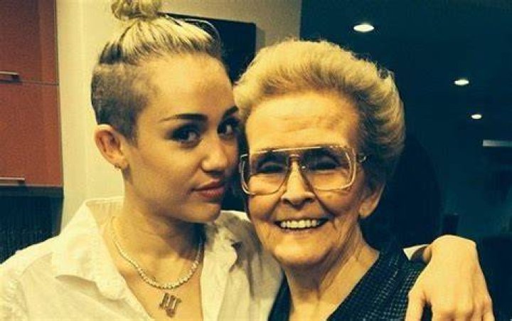 Loretta Jean Palmer Finley » Age, Net Worth, Family, Bio, News