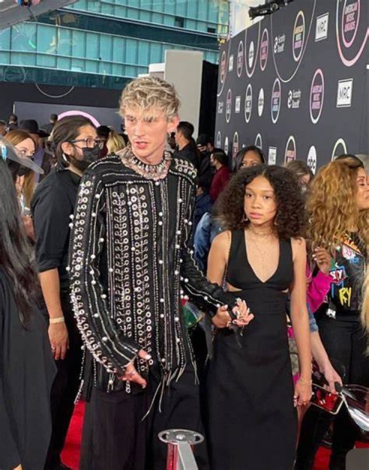 Machine Gun Kelly Biography: Net Worth, Age, Songs, Movies, Height, Daughter, Girlfriend, Songs, Wife, Wiki, Tattoos