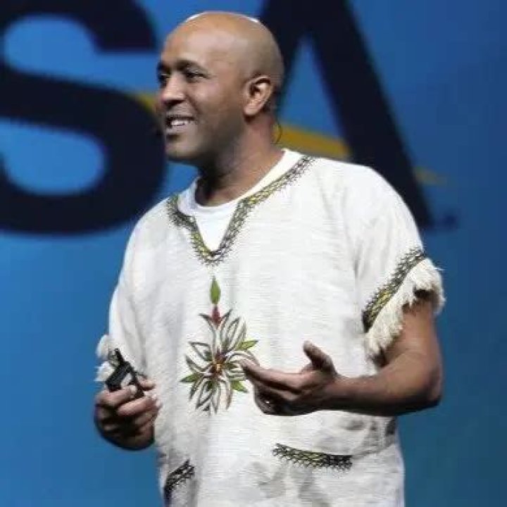 Mawi Asgedom Biography: Age, Wife, Net Worth, Books, Age, Family, Awards, Pronunciation, Wikipedia, Children, Photos