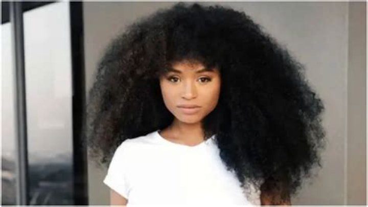 Nomalanga Shozi Biography: Husband, Age, Real Hair, Net Worth, Instagram, Twitter, Rhythm City, Wikipedia, Gagasi FM, Boyfriend