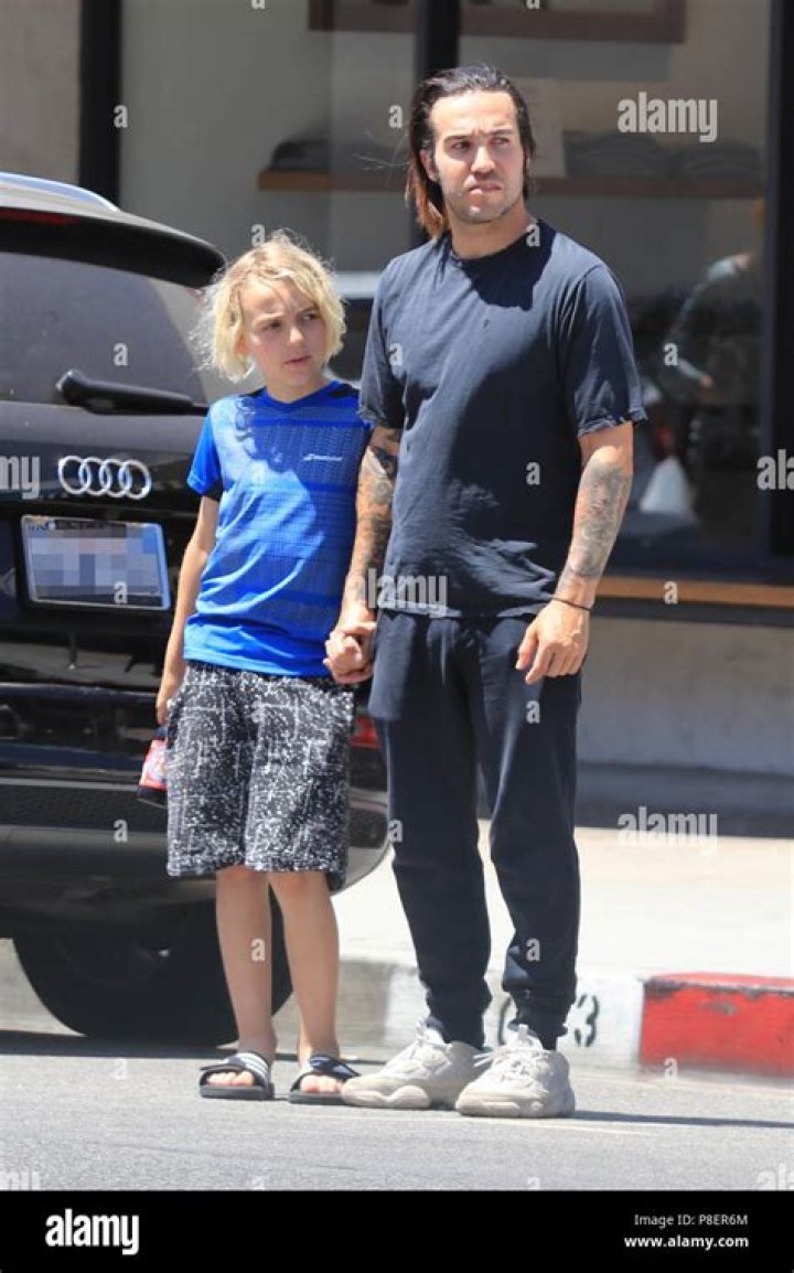Pete Wentz and his son Bronx Mogwai Wentz Pete Wentz and his son Bronx Mogwai Wentz
