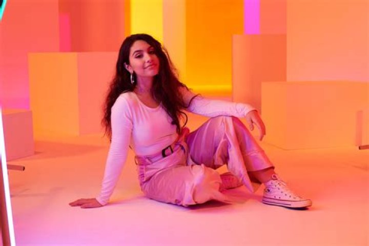 Rising:Alessia Cara is 'Here' 1