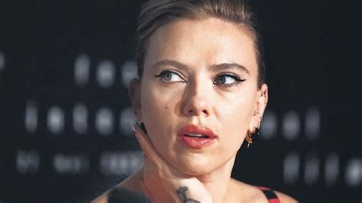 Scarlett Johansson Still in Crisis Over Ryan Reynolds and Blake Lively – Boozing and Man-Hopping Scarlett Johansson Still in Crisis Over Ryan Reynolds and Blake Lively – Boozing and Man-Hopping