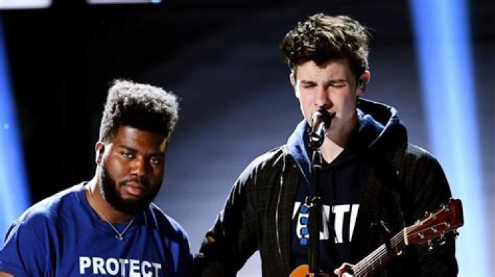 Shawn Mendes and Khalid perform "Youth" at 2018 BBMA's
