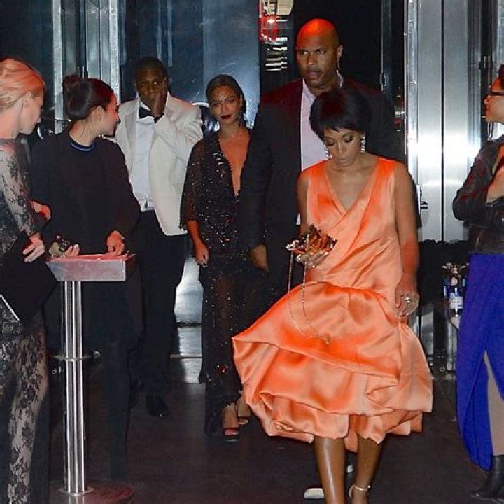 Solange Attacked Jay-Z After He Disrespected Beyonce By Flirting With Rachel Roy and Swearing and Cursing at Bey (PHOTOS)