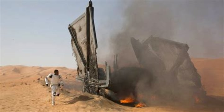 Star Wars Episode 8 pushed back to December