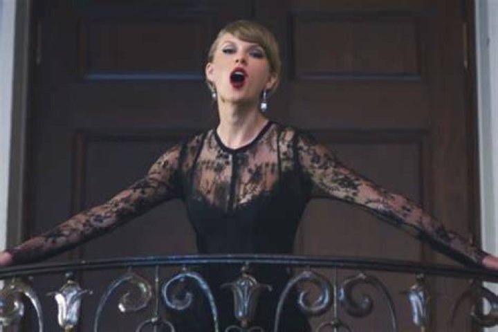 Taylor Swift's 'Blank Space' music video reaches 2 BILLION views on VEVO