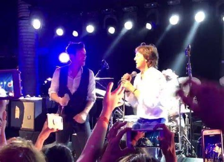 The Killers joined by Paul McCartney on stage to perform 'Helter Skelter'