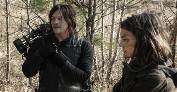 The Walking Dead Recap - Major Character Dies Defending Alexandria: Season 6 Episode 9 Winter Premiere "No Way Out"
