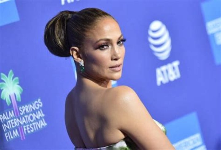 Top 10 Celebs Who Are Disgustingly Rich!