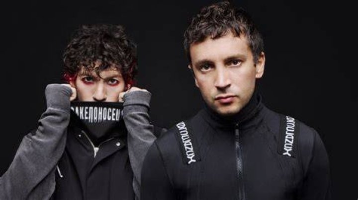 twenty one pilots launch high stakes campaign on Twitter