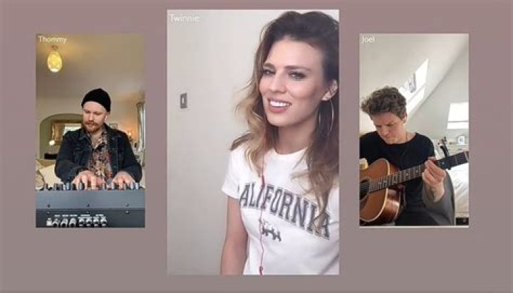 Twinnie Performs 'I Love You Now Change' Exclusively for BBC Introducing York