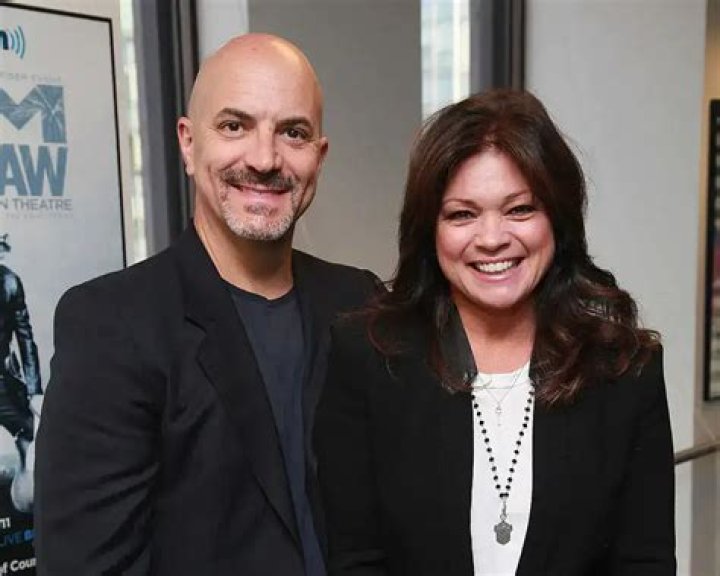 Valerie Bertinelli Biography: Husband, Age, Net Worth, Height, Wikipedia, Movies, TV Shows, Illness, Cancer, Son, Recipes