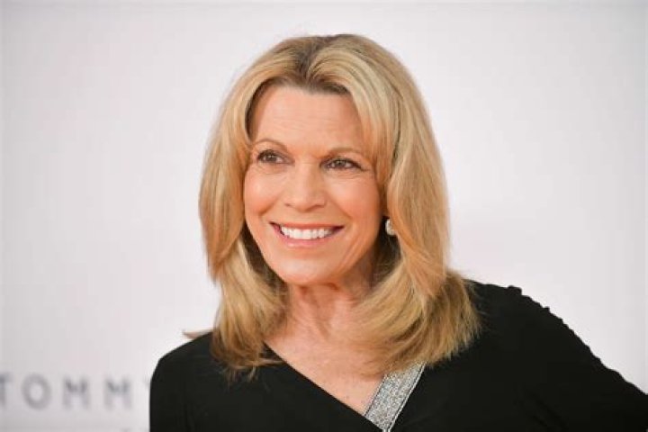 Vanna White Biography: Age, Net Worth, Parents, Husband, Income, Children, Family, Height