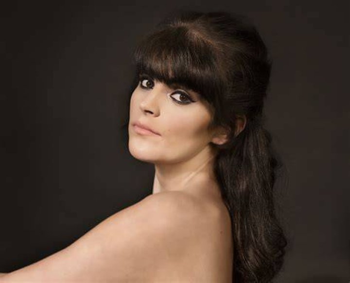 Video Premiere:Rosie O’Sullivan Shines With “Take Me As I Am”
