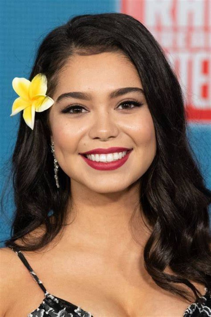 What is Auli'i Cravalho's Snapchat?